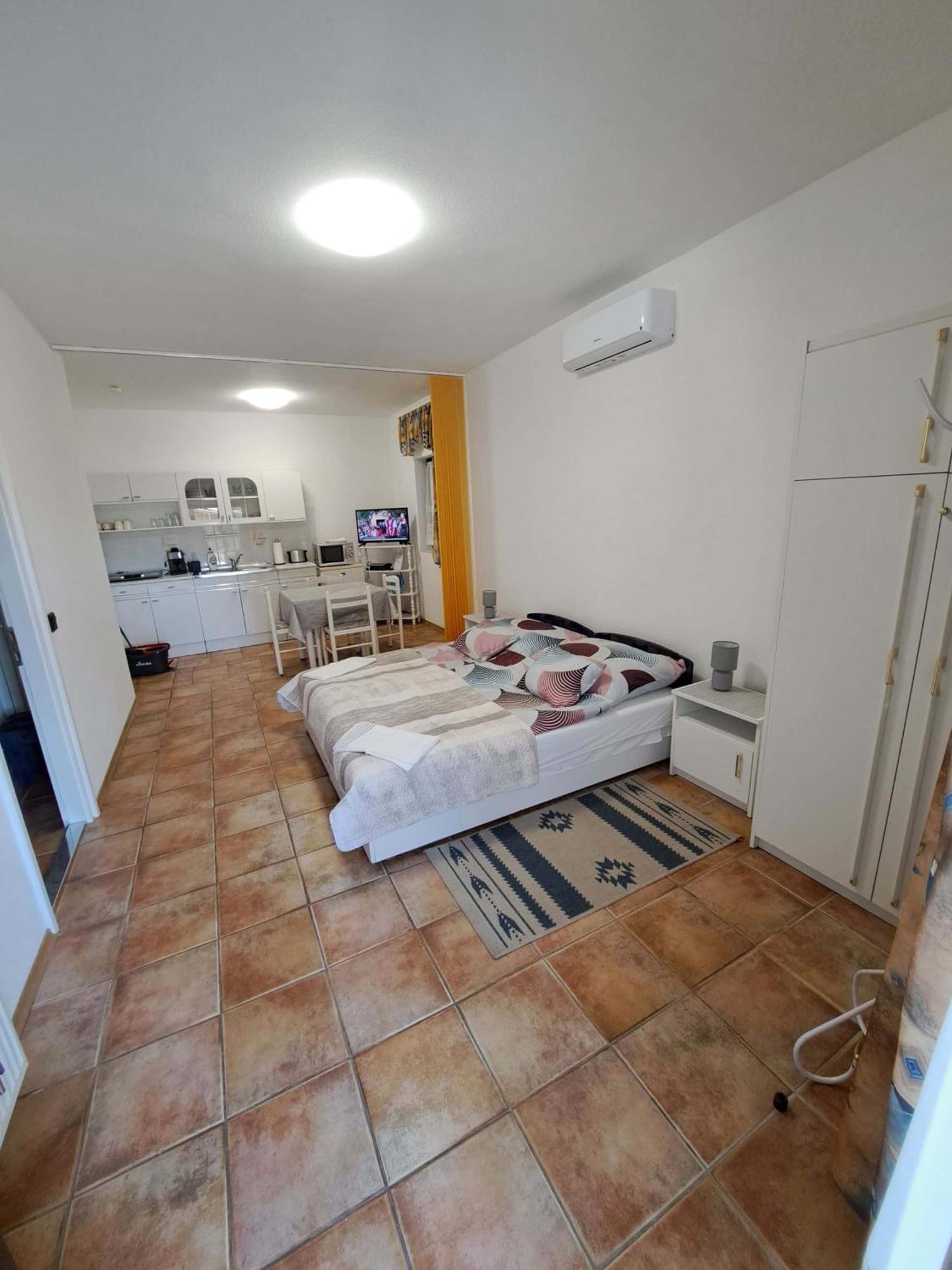 Istvan Apartmanok Keszthely Exterior photo